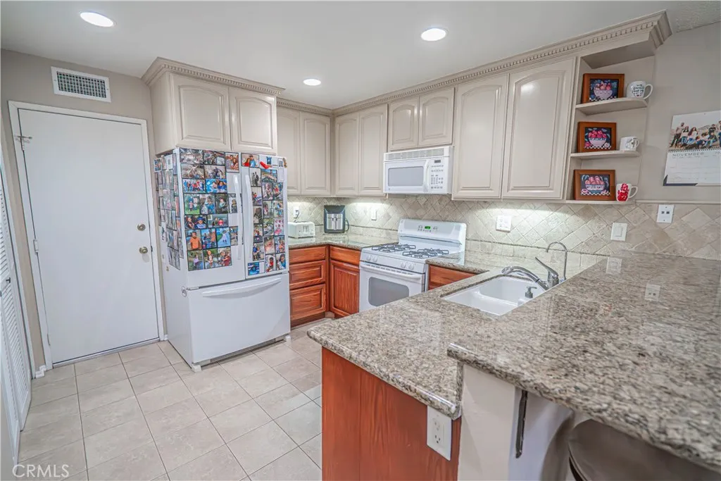 Additional image 31 of 23732 Via Tomas, Valencia, CA 91355