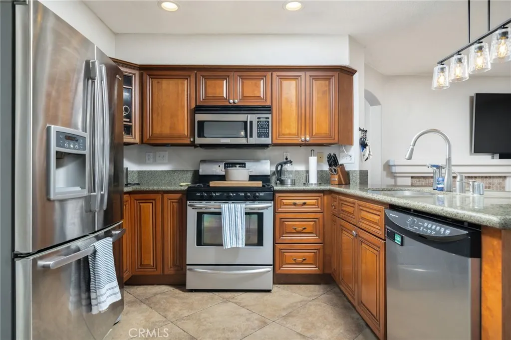 Additional image 15 of 945 Ferndale Dr, Corona, CA 92881