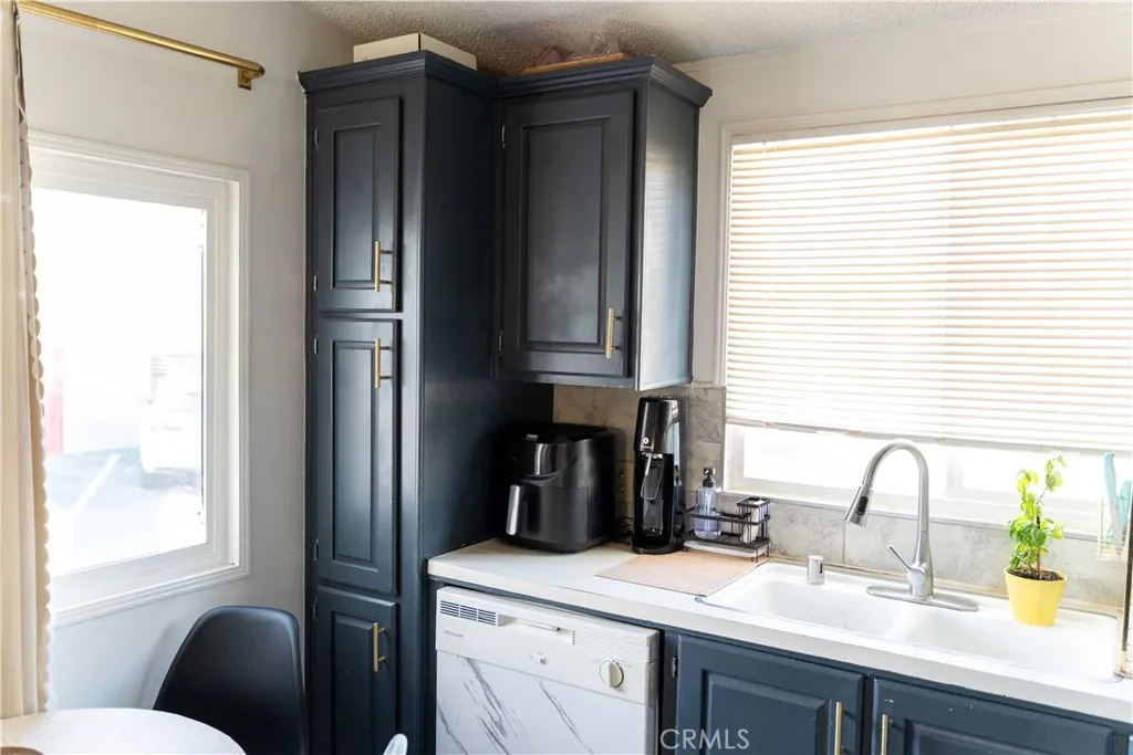 Additional image 10 of 1410 E 6th Street Unit 30, Corona, CA 92879