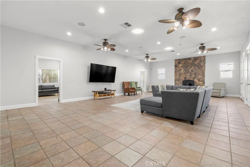 Additional image 70 of 6998 Summit Valley Road, Hesperia, CA 92345