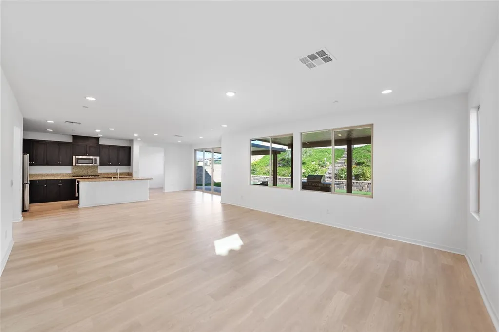 Additional image 16 of 29644 Bonneville Court, Winchester, CA 92596