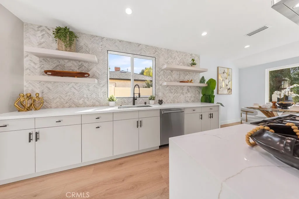 Additional image 76 of 5700 Vista Del Monte, Sherman Oaks, CA 91411