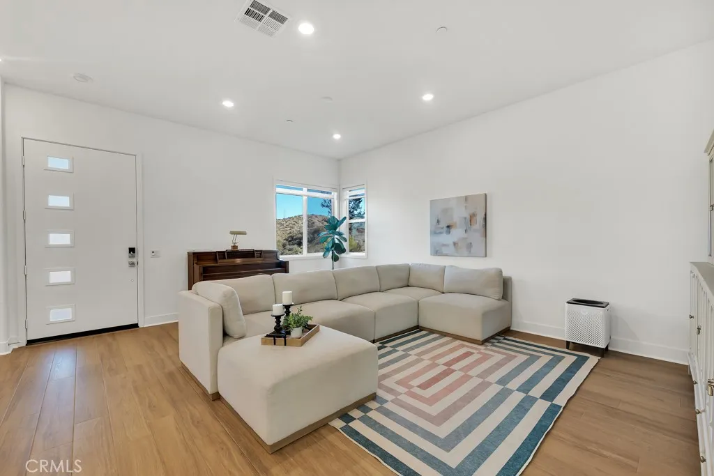 Additional image 5 of 27144 Skyland Way, Valencia, CA 91381