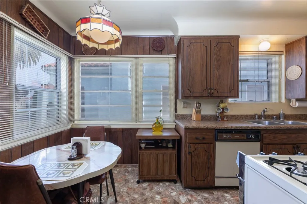 Additional image 68 of 2040 W 82nd Street, Los Angeles, CA 90047