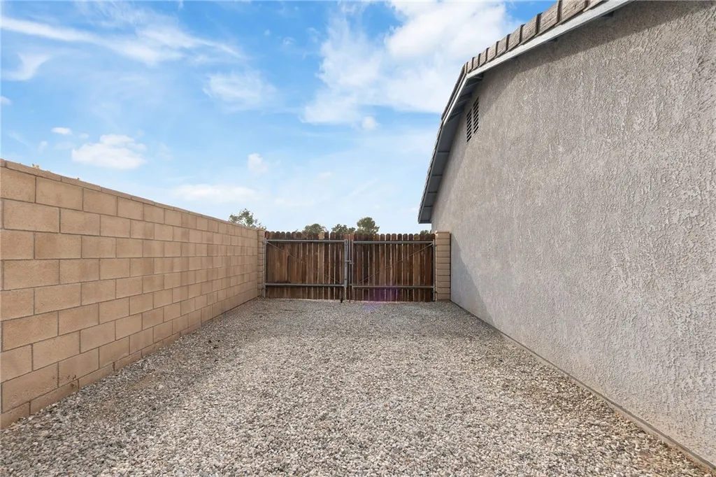 Additional image 45 of 13441 Rincon Rd, Apple Valley, CA 92308