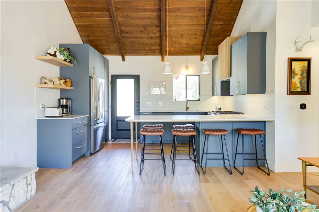 Additional image 12 of 1032 Grass Valley Rd, Lake Arrowhead, CA 92352