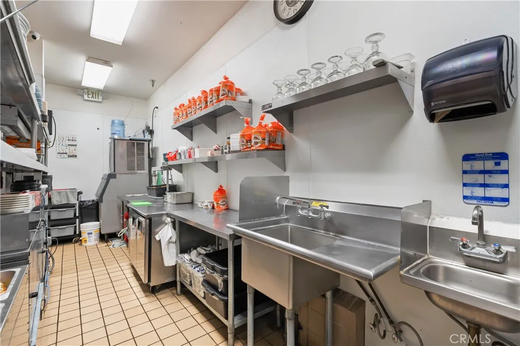 Additional image 100 of 13076 Glenoaks, Sylmar, CA 91342