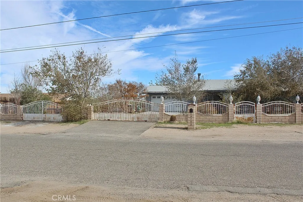 Property image for 10753 Pinon Avenue, Hesperia, CA 92345