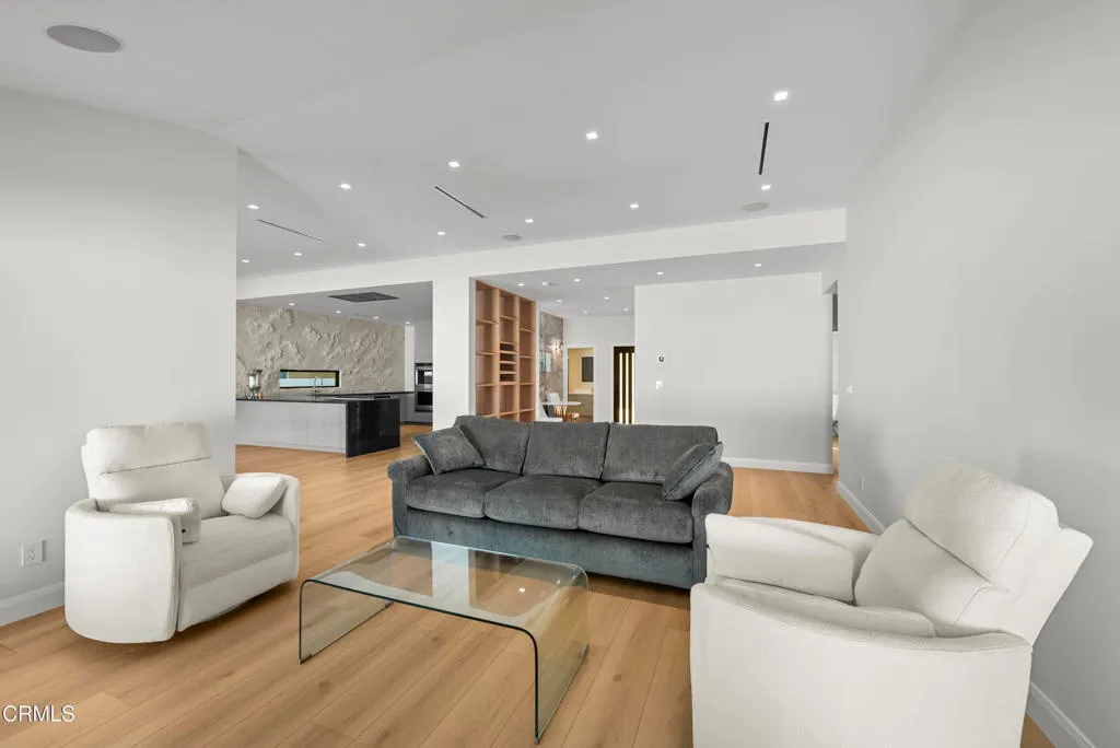 Additional image 16 of 14145 Weddington Street, Los Angeles, CA 91401