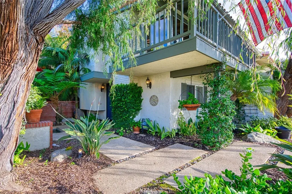 Additional image 3 of 2134 Vista Entrada, Newport Beach, CA 92660