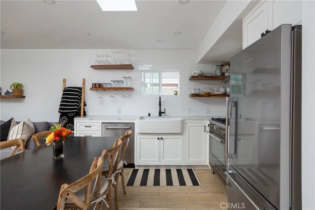 Additional image 2 of 394 E 20th St, Costa Mesa, CA 92627