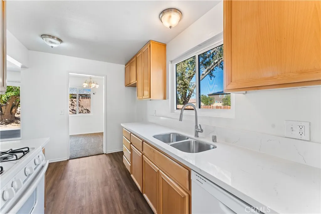 Additional image 19 of 45581 6th Street E, Lancaster, CA 93535