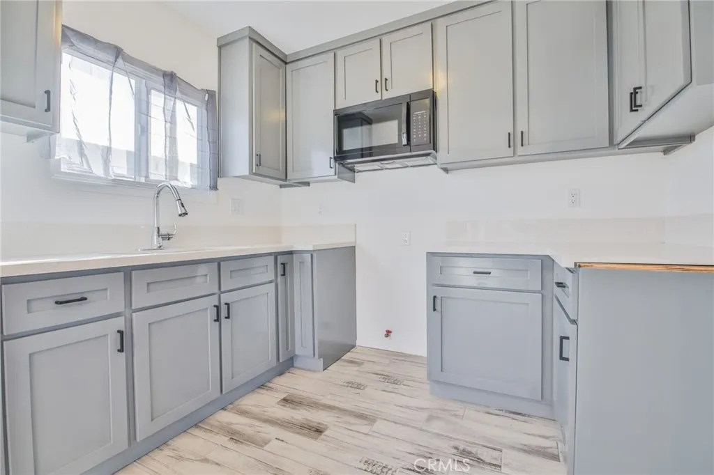 Additional image 53 of 946 E 104th St, Los Angeles, CA 90002