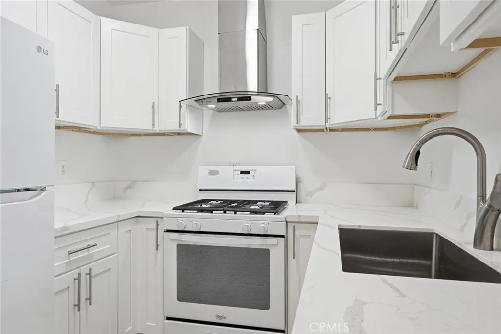 Additional image 8 of 1036 Magnolia Ave Unit 207, Gardena, CA 90247