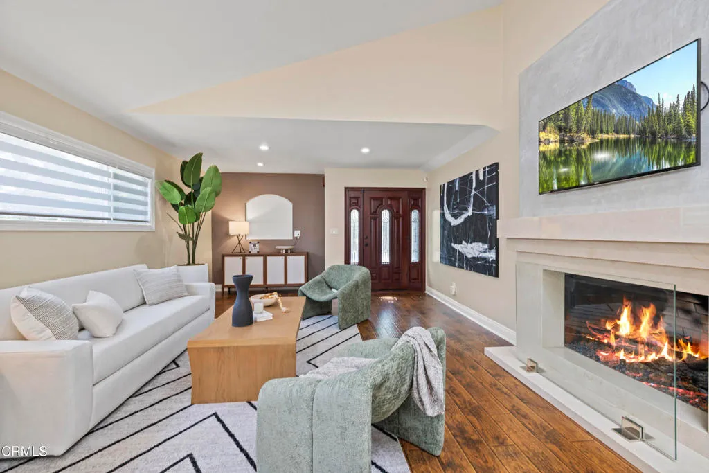 Additional image 2 of 4961 Alcove Avenue, Valley Village, CA 91607