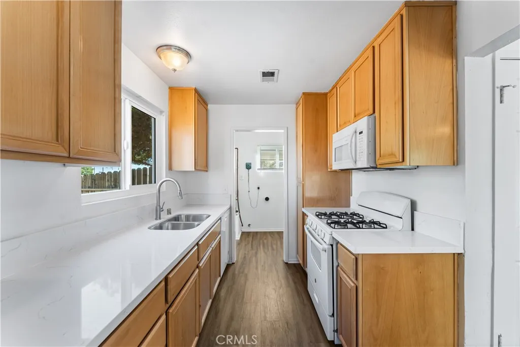 Additional image 56 of 45581 6th Street E, Lancaster, CA 93535