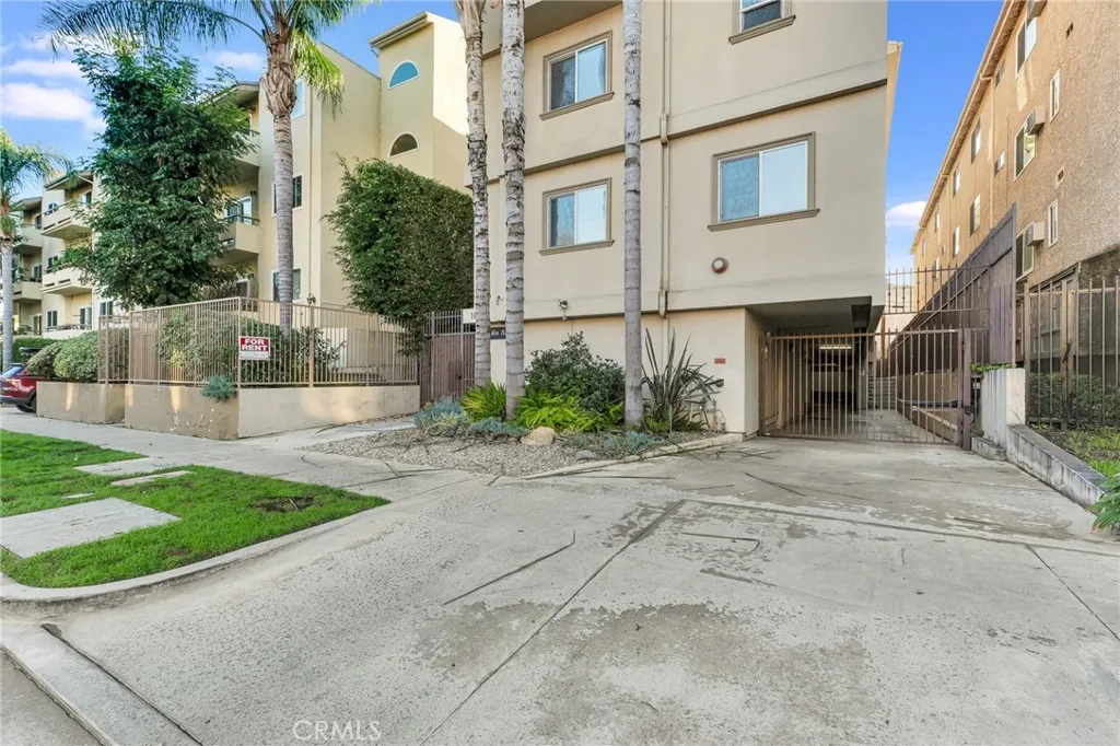 Additional image 39 of 10866 Bluffside Unit 5, Studio City, CA 91604