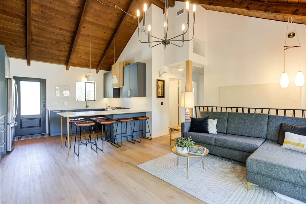 Additional image 11 of 1032 Grass Valley Rd, Lake Arrowhead, CA 92352