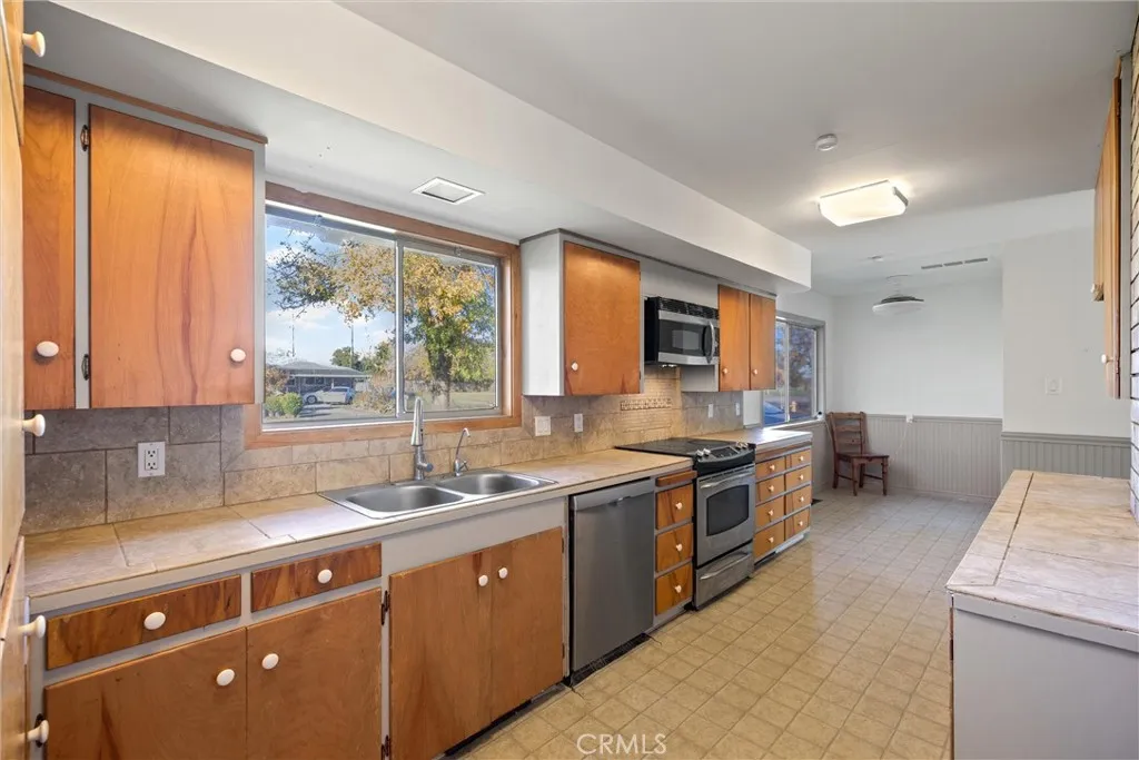 Additional image 50 of 311 6th Street, Corning, CA 96021