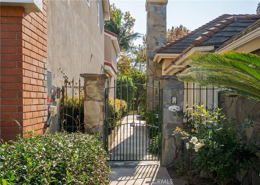 Additional image 5 of 19371 Woodlands Ln, Huntington Beach, CA 92648