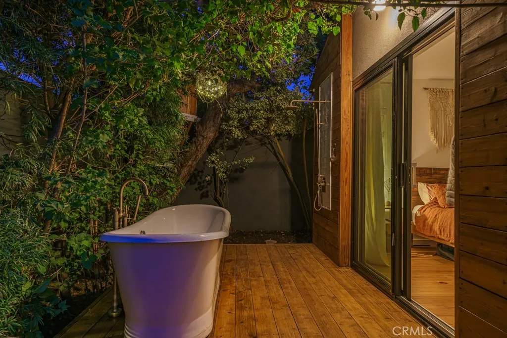 Additional image 89 of 704 Valita St, Venice, CA 90291