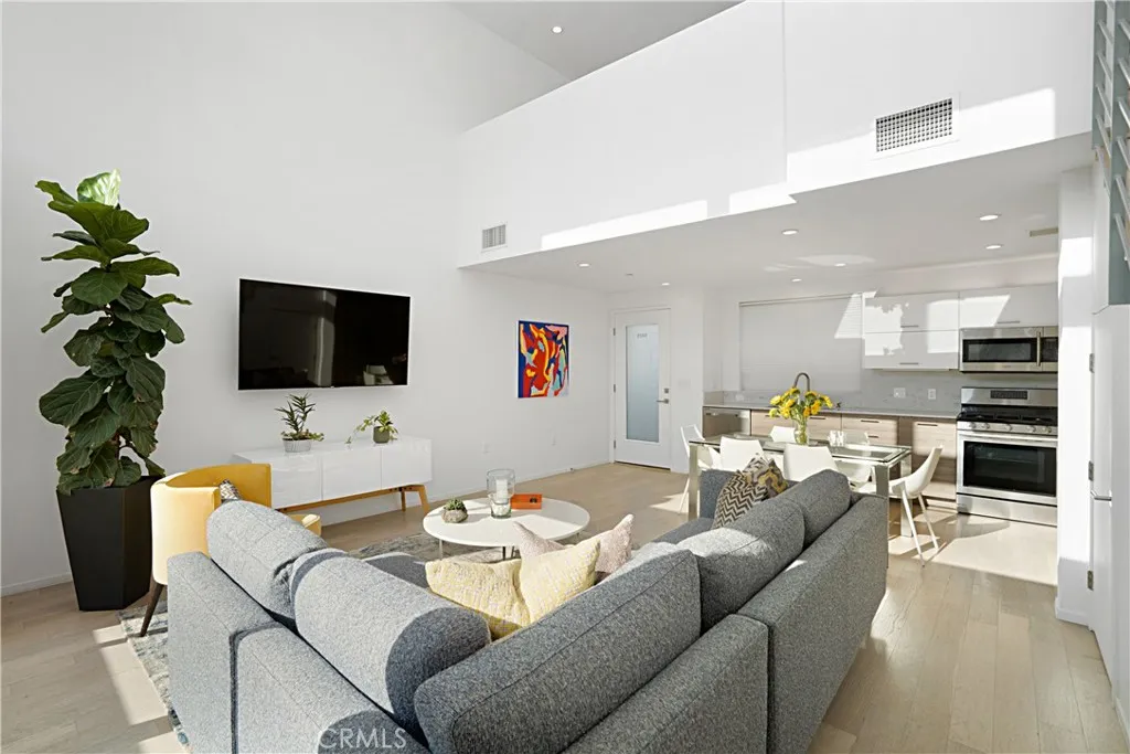 Additional image 44 of 5409 W Wilshire Vista Lane, Los Angeles, CA 90019