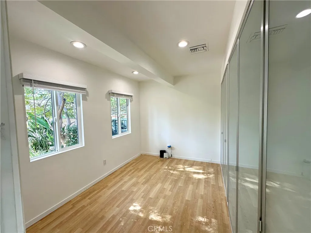 Additional image 31 of 22037 Ybarra, Woodland Hills, CA 91364