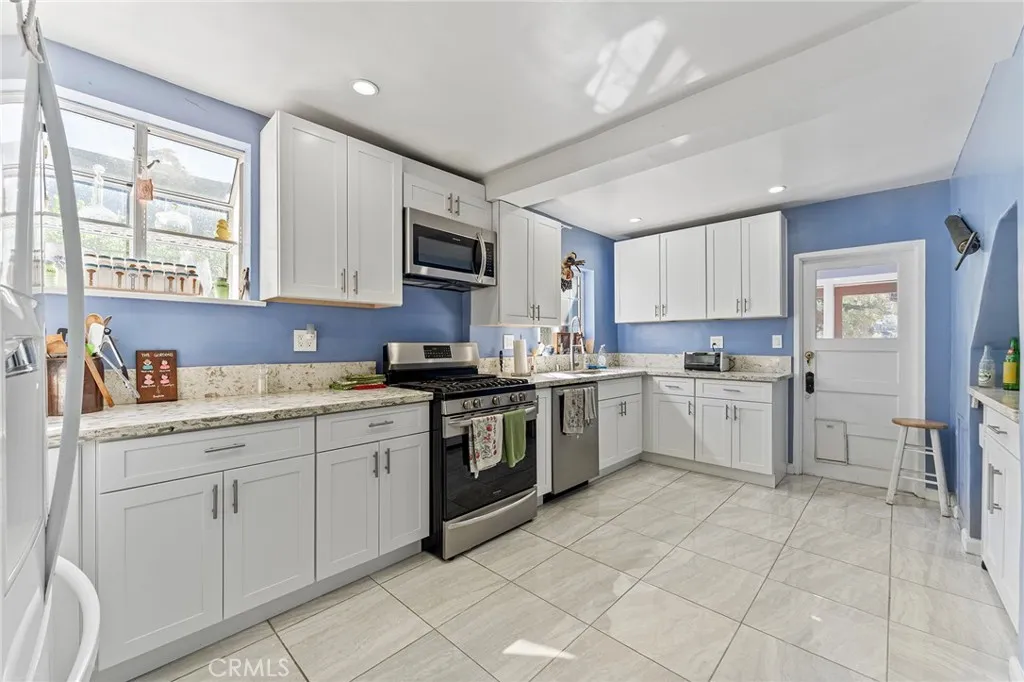 Additional image 4 of 2042 Rome Dr, Los Angeles, CA 90065