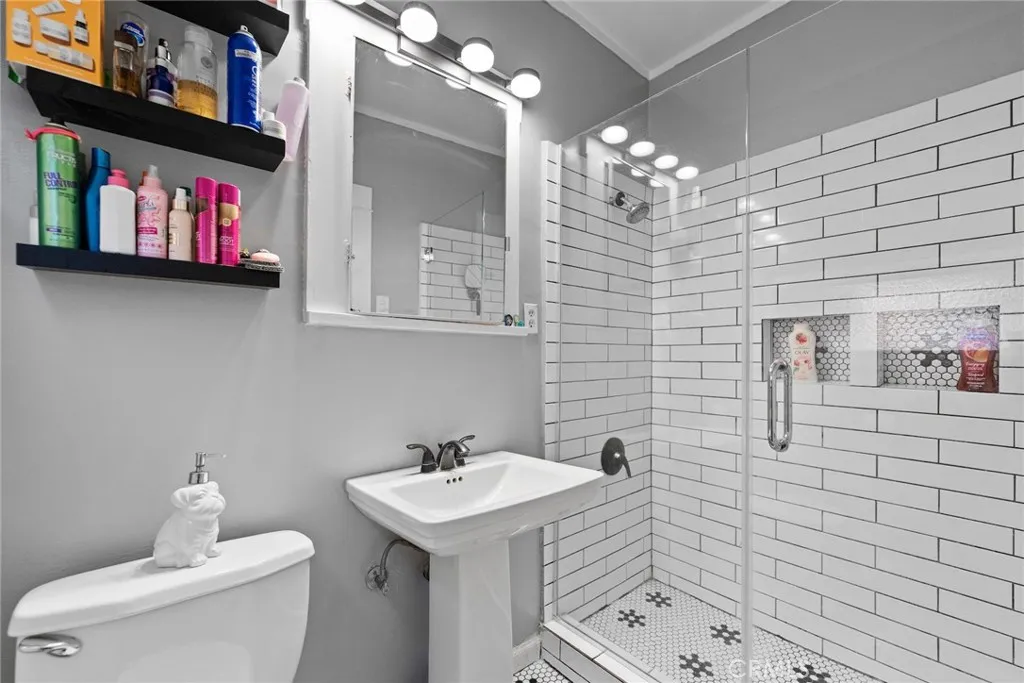 Additional image 7 of 888 Linden Ave, Long Beach, CA 90813