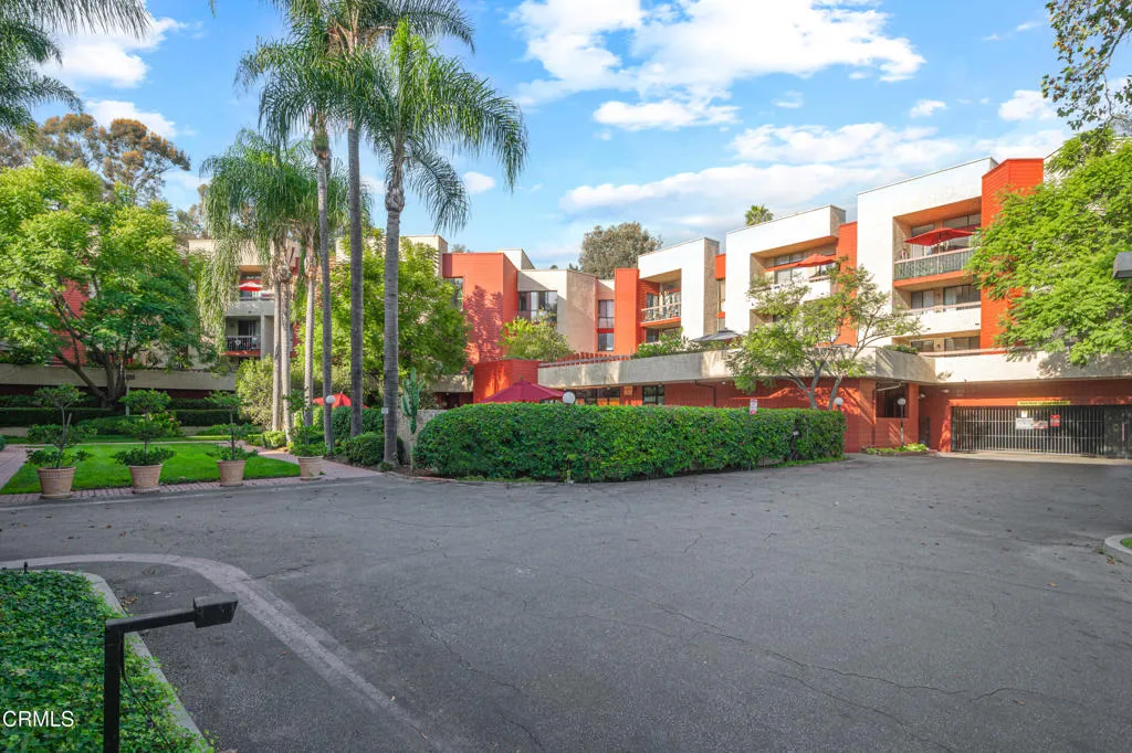 Additional image 41 of 3961 Via Marisol Unit 316, Los Angeles, CA 90042