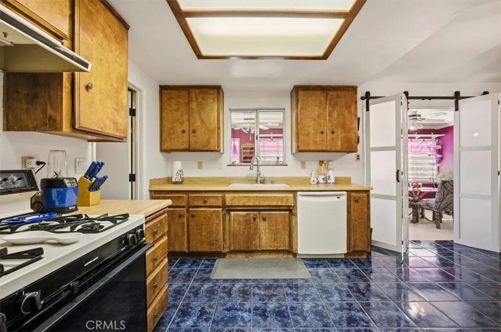 Additional image 15 of 21215 Sandia Rd, Apple Valley, CA 92308