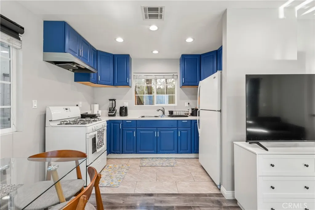 Additional image 21 of 14835 Kittridge Street, Van Nuys, CA 91405