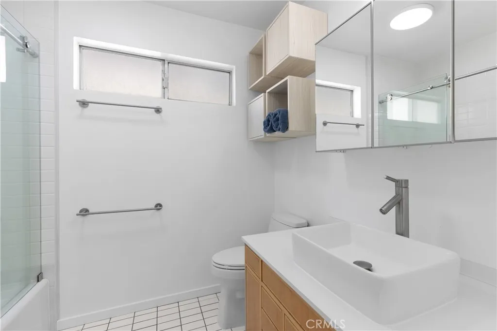 Additional image 36 of 14960 Victory Unit 102, Van Nuys, CA 91411