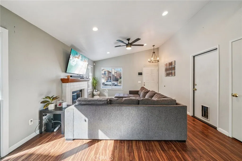 Additional image 9 of 10374 Crossing Green Cir, Moreno Valley, CA 92557