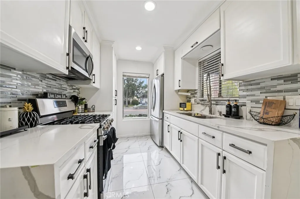 Additional image 43 of 1430 Cabrillo Park Unit B, Santa Ana, CA 92701