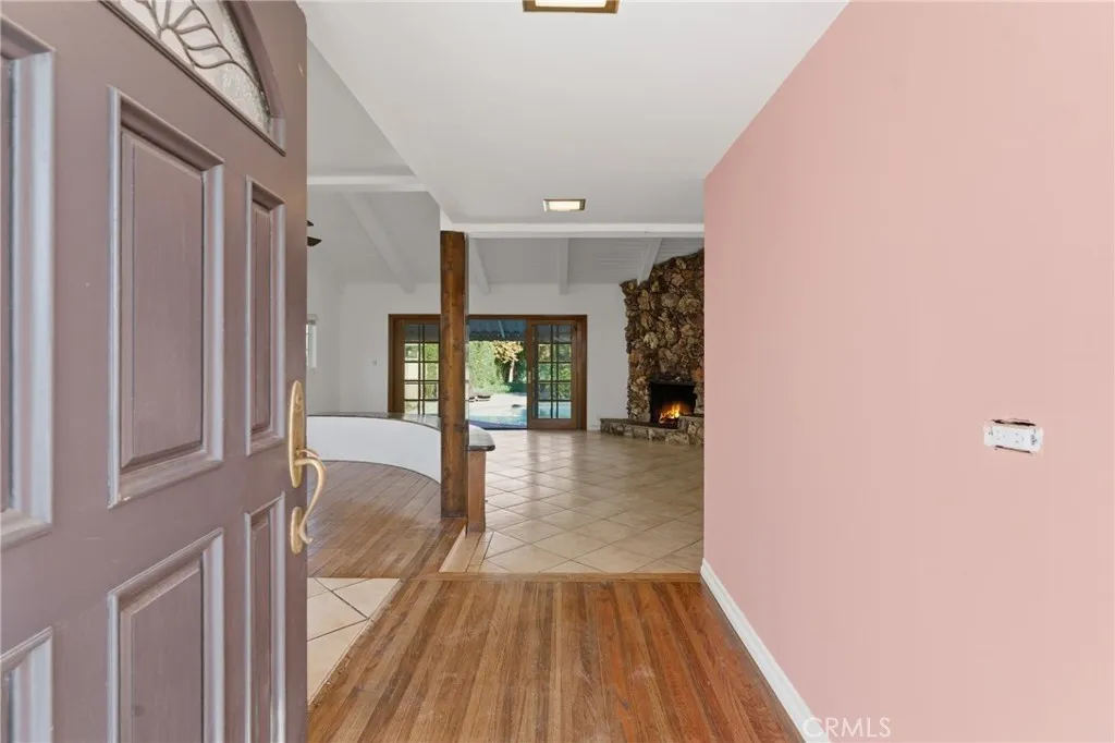 Additional image 40 of 22727 Collins, Woodland Hills, CA 91367