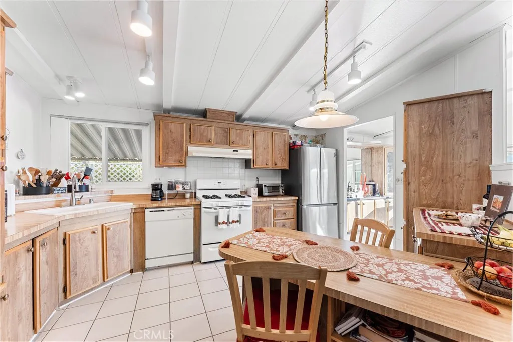 Additional image 9 of 692 N Adele St Unit 64, Orange, CA 92867