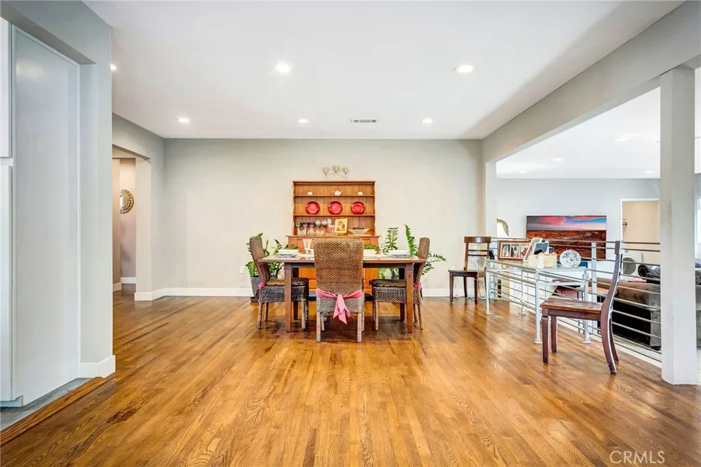 Additional image 12 of 17232 Elkwood St, Lake Balboa, CA 91406