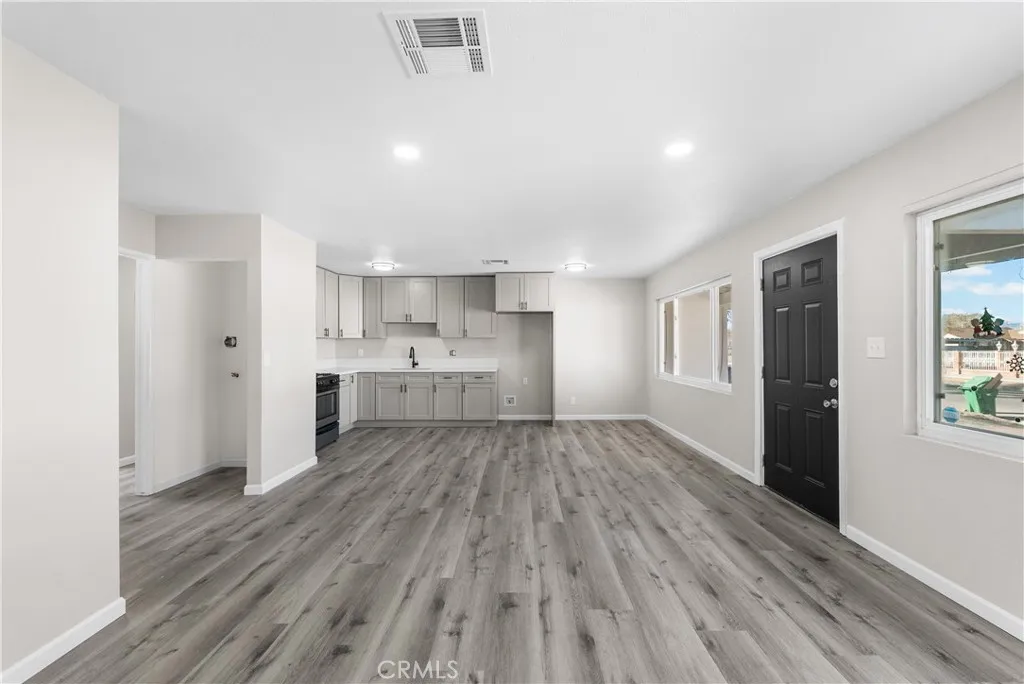 Additional image 7 of 638 W Avenue H, Lancaster, CA 93534