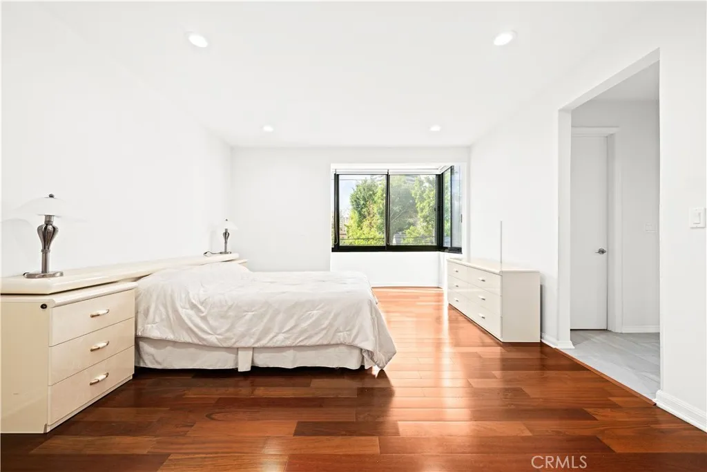 Additional image 11 of 1277 S Beverly Glen Boulevard Unit 405, Los Angeles, CA 90024