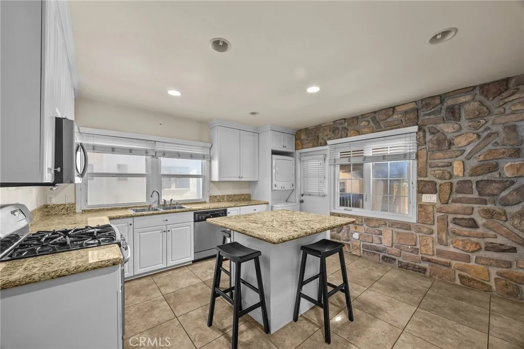 Additional image 12 of 122 E Rosewood Court, Ontario, CA 91764