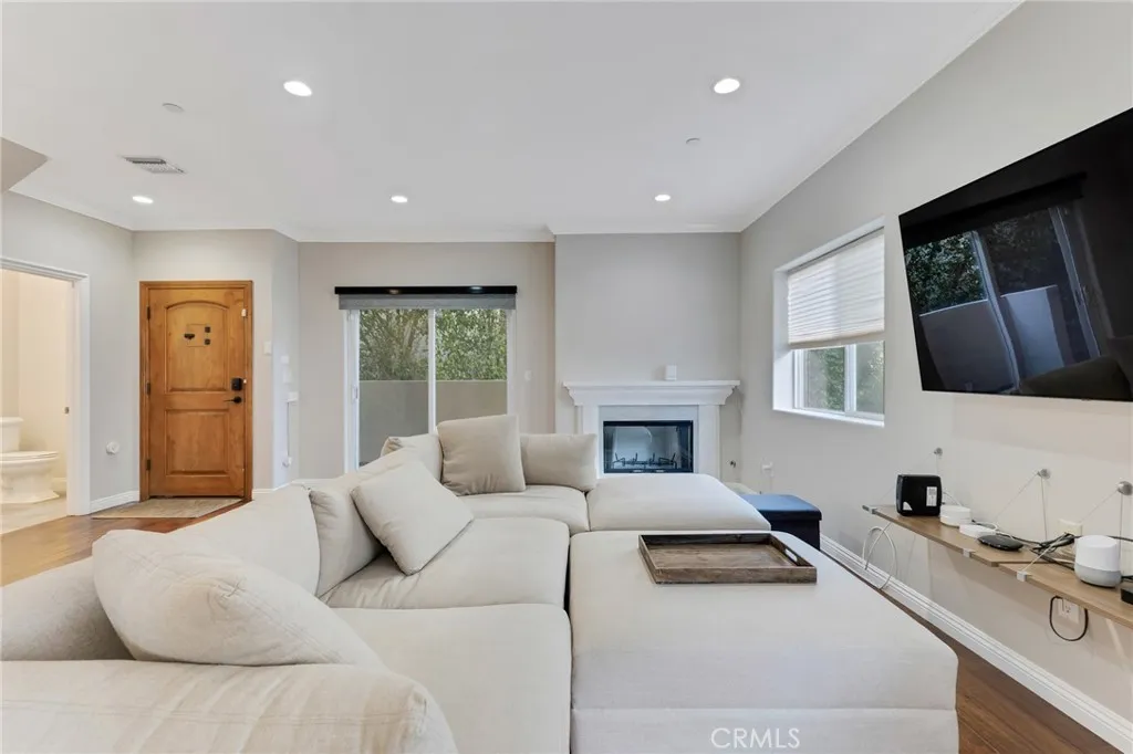 Additional image 11 of 10866 Bluffside Unit 5, Studio City, CA 91604