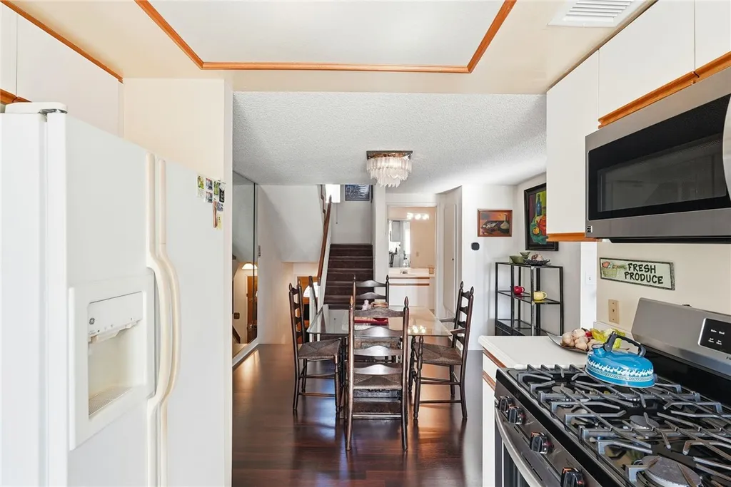 Additional image 11 of 871 S Lucerne Blvd Unit 2, Los Angeles, CA 90005