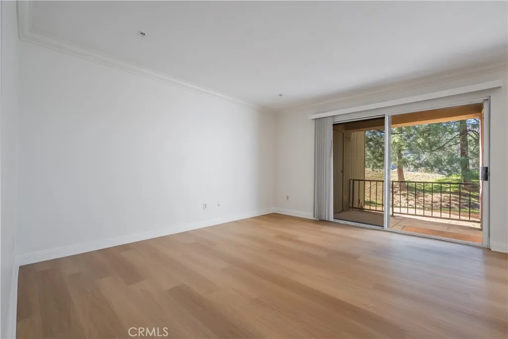 Additional image 4 of 2572 Avenida Del Vista #M102, Corona, CA 92882