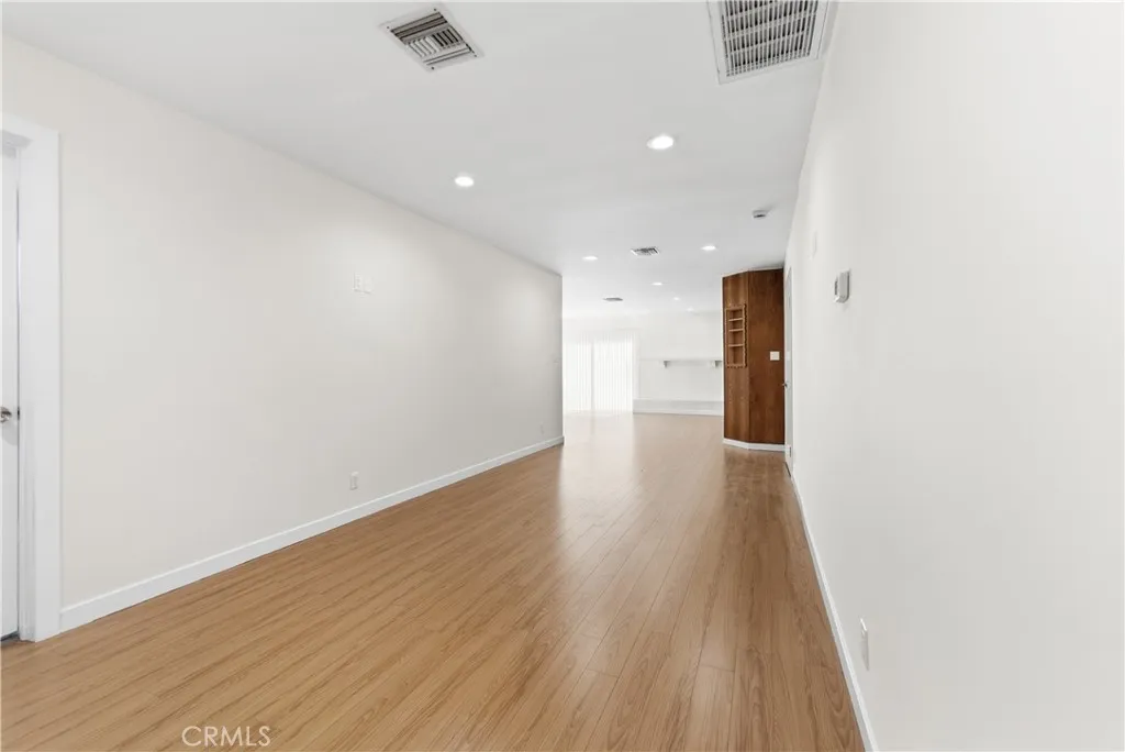 Additional image 28 of 15210 Cohasset Street, Van Nuys, CA 91405