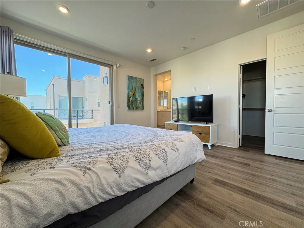 Additional image 19 of 129 Cadence, Irvine, CA 92618