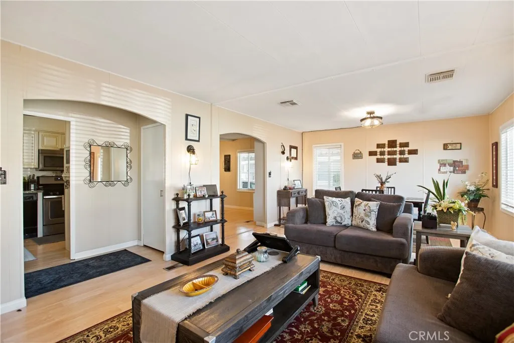 Additional image 21 of 39 Pine Via Avenue, Anaheim, CA 92801