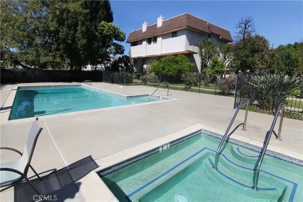 Additional image 16 of 18425 Saticoy Street Unit 4, Reseda, CA 91335