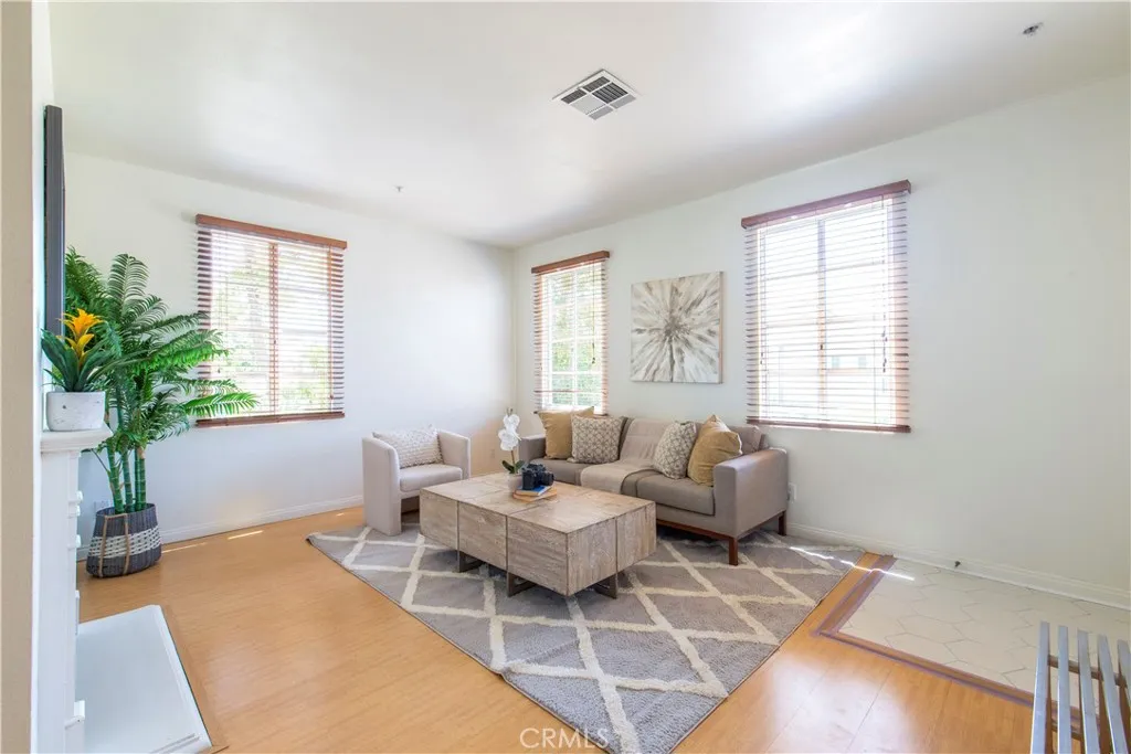 Additional image 11 of 372 S Marengo Avenue Unit 108, Pasadena, CA 91101