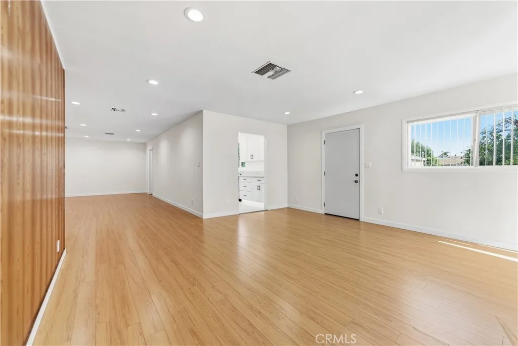 Additional image 55 of 15210 Cohasset Street, Van Nuys, CA 91405